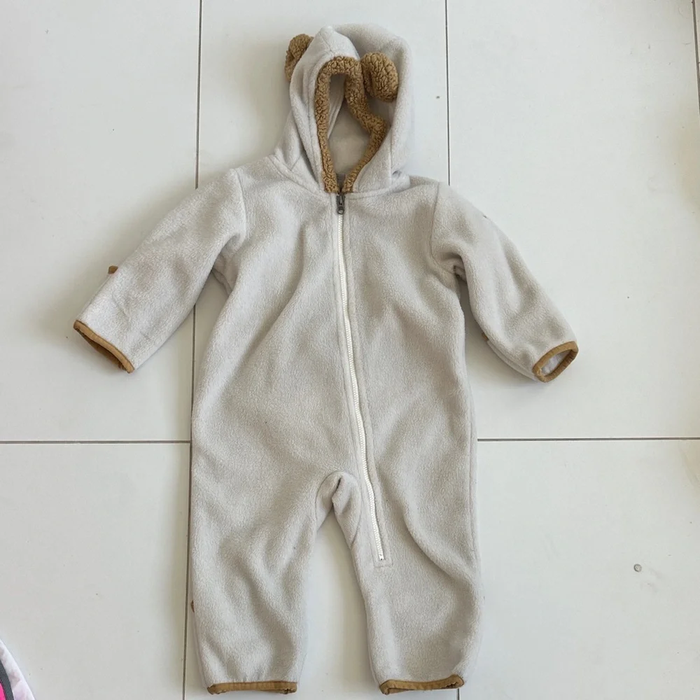Columbia Cozy Cream Hooded Baby One Piece 6/12m bear